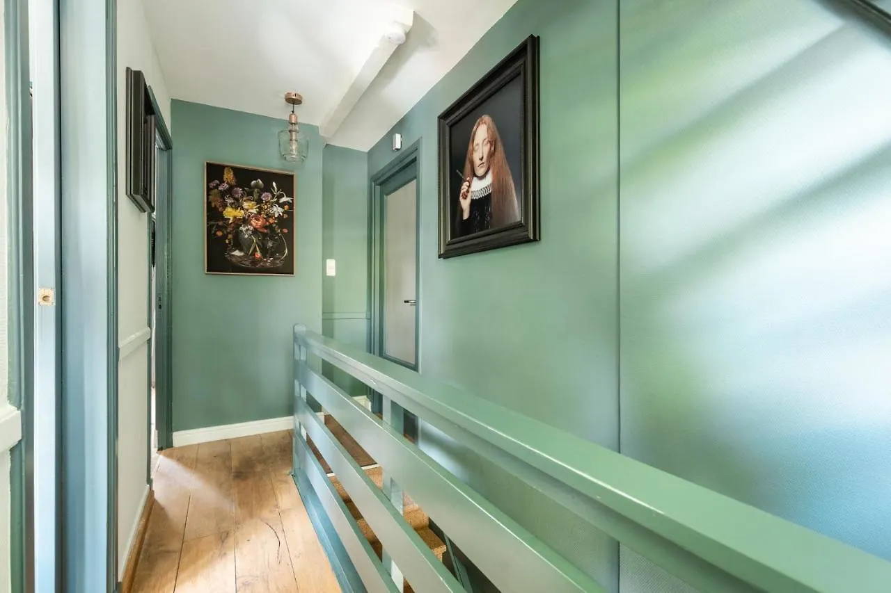 Canal Wow Suites Amsterdam 0*,  Netherlands